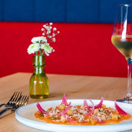 Western Le Rhénan&restaurant Chez Claude Hotel 4*