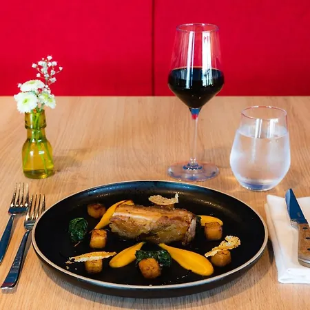 Western Le Rhénan&restaurant Chez Claude Hotel 4*