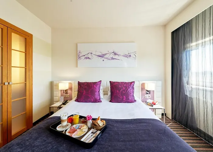 Western Le Rhenan & Restaurant Chez Claude Hotel 4*