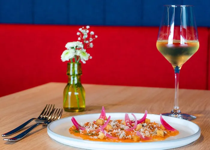 Western Le Rhenan & Restaurant Chez Claude ホテル 4*