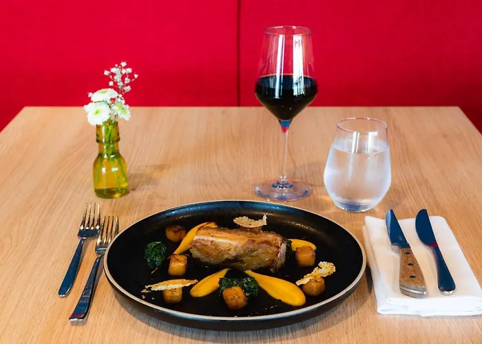 Western Le Rhenan & Restaurant Chez Claude ホテル 4*