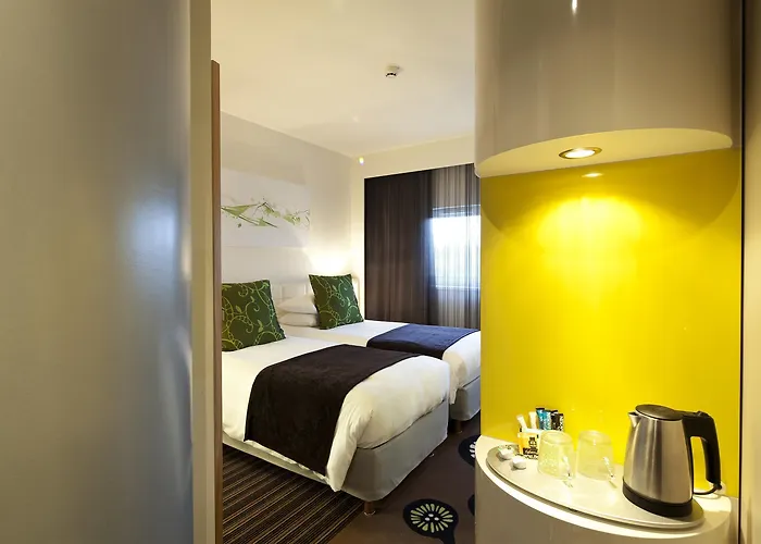 Western Le Rhenan & Restaurant Chez Claude Hotel 4*