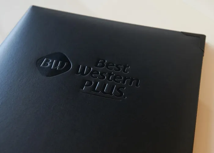 Western Le Rhenan & Restaurant Chez Claude Hotel 4*