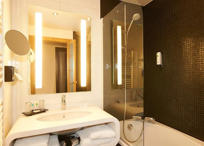 Western Le Rhenan & Restaurant Chez Claude