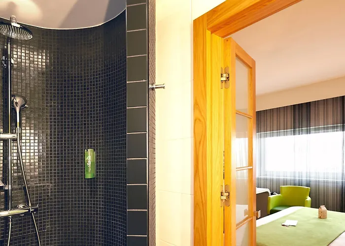 Western Le Rhenan & Restaurant Chez Claude