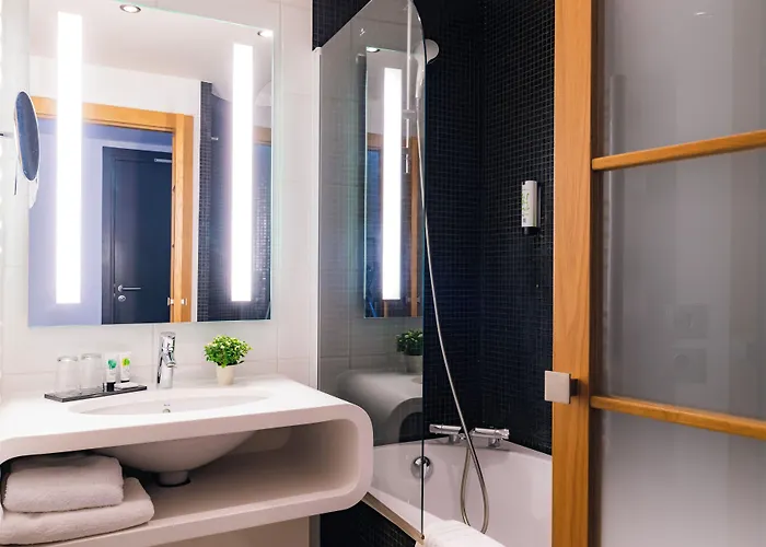 Hotel Western Le Rhenan & Restaurant Chez Claude